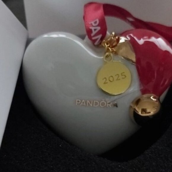 *UK Limited Edition*Pandora Santa Heart Red Hat Christmas Tree Ornament 2025 🎄 - Picture 12 of 16